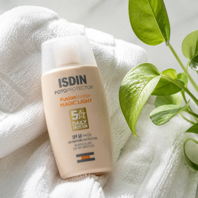 ضدآفتاب رنگی ISDIN مدل FUSION WATER MAGIC TINTED